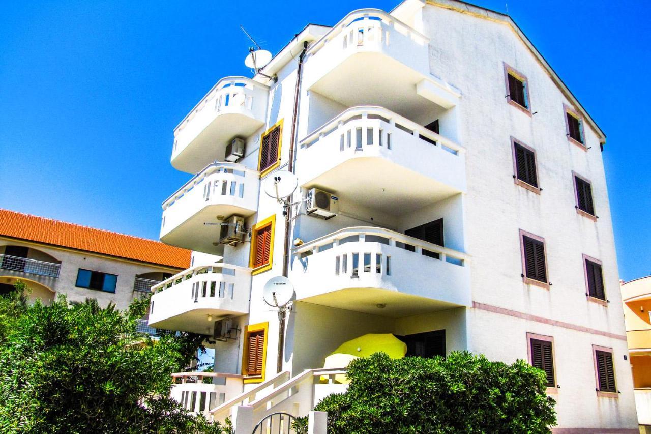 Apartments Hope 诺瓦利娅 外观 照片